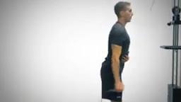 Extension des triceps à la poulie avec prise neutre