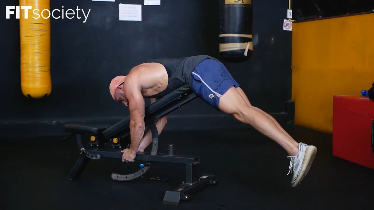 Hyperextension inversée sur banc incliné