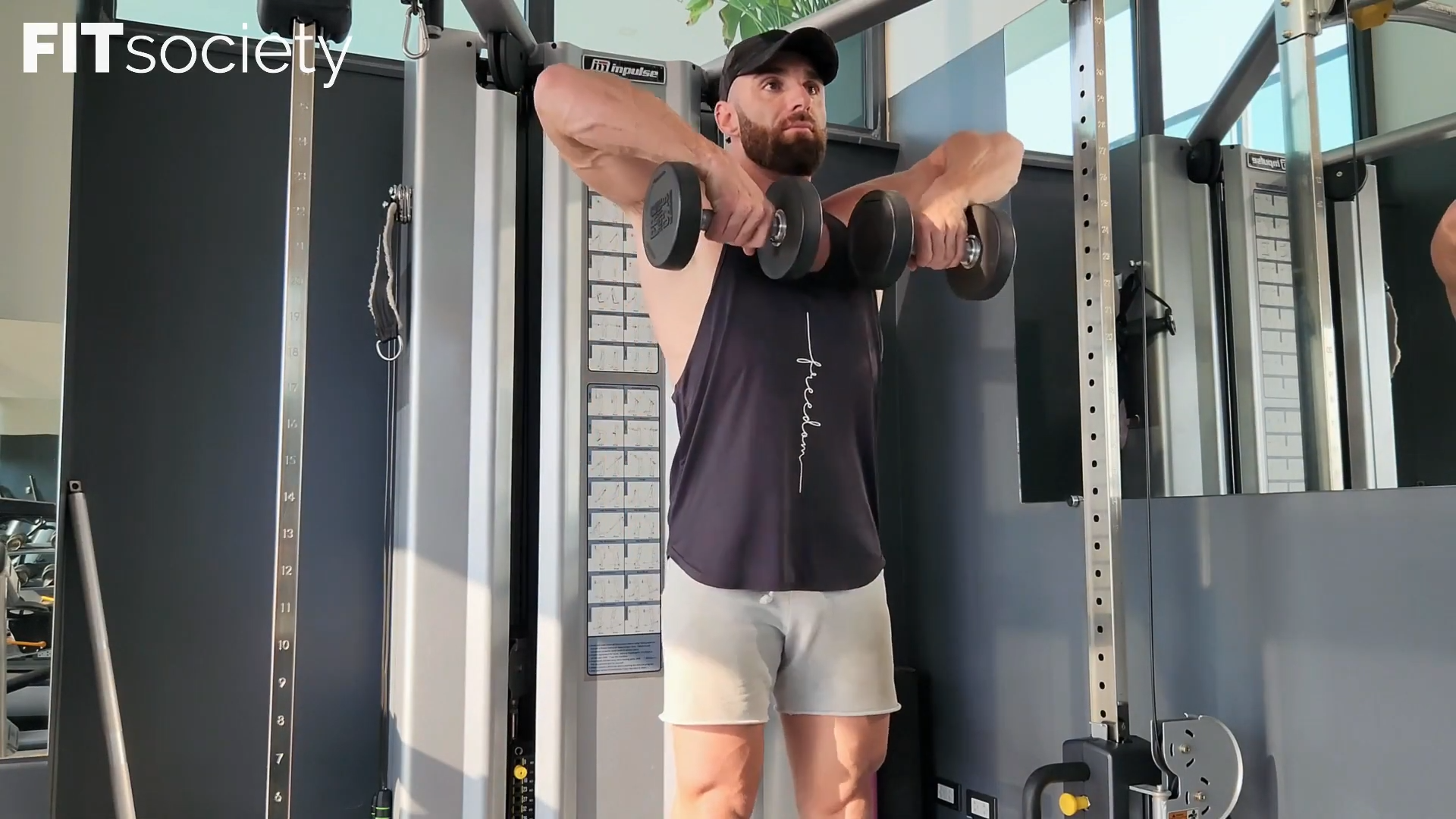 Rowing vertical avec haltères