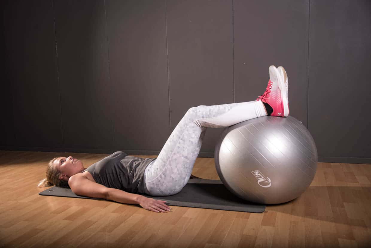 Leg curl avec ballon de stabilité