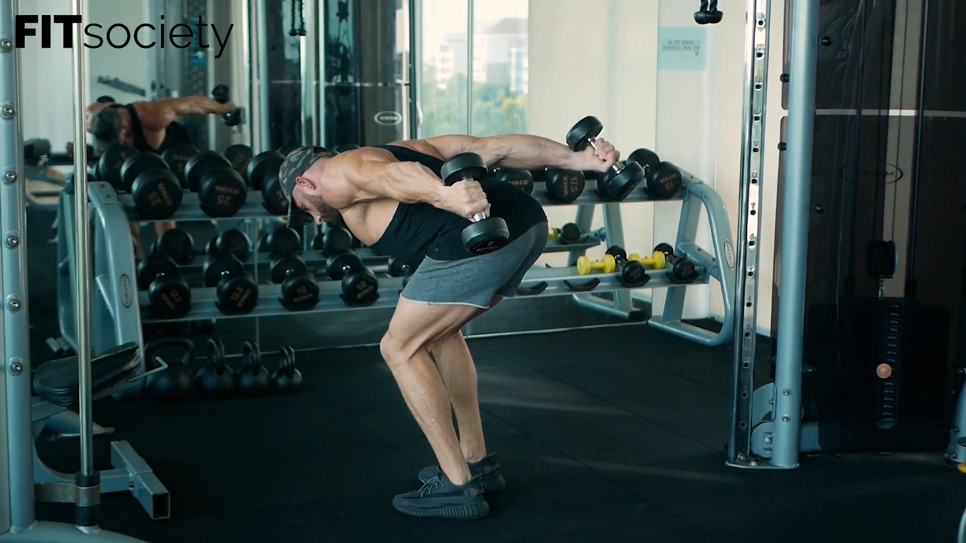 Extensions triceps avec haltères buste penché