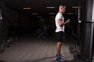 Cable Bar Curl