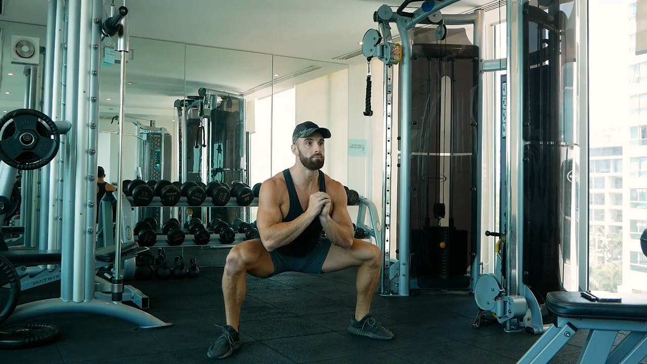 Body Weight Sumo Squat
